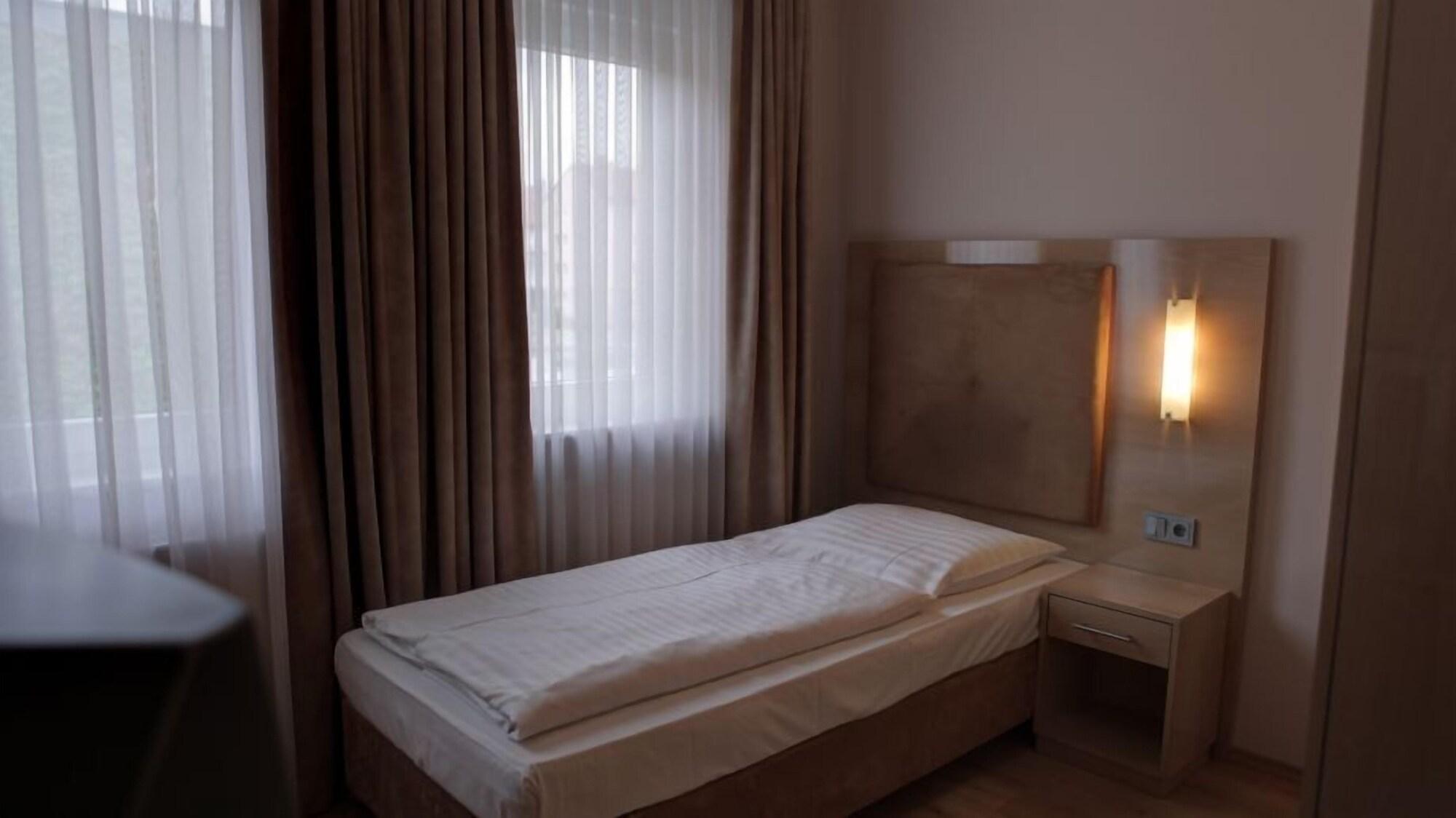 Hotel Am Kurfuerstenplatz - Messe Frankfurt am Main Eksteriør bilde
